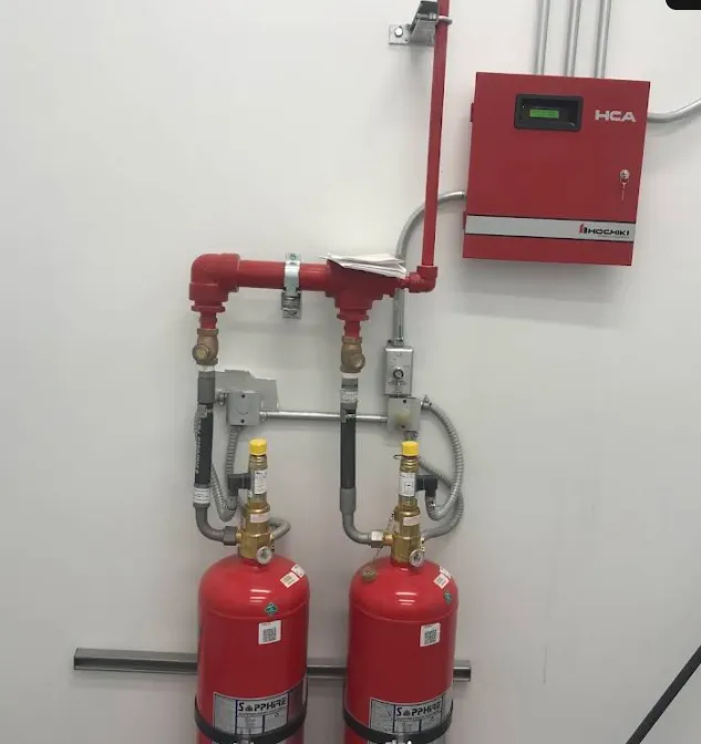 أسطوانات FM-200 مع لوحة التحكم